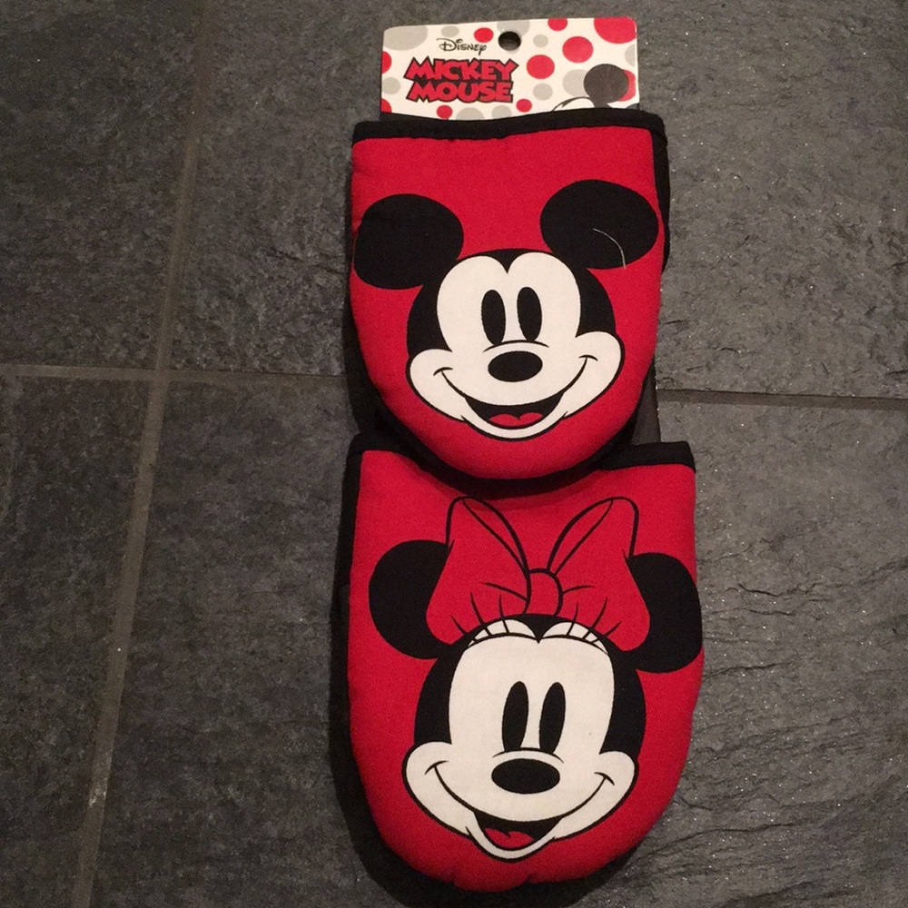 ⚡️3/30 Mickey Mouse oven mitts
